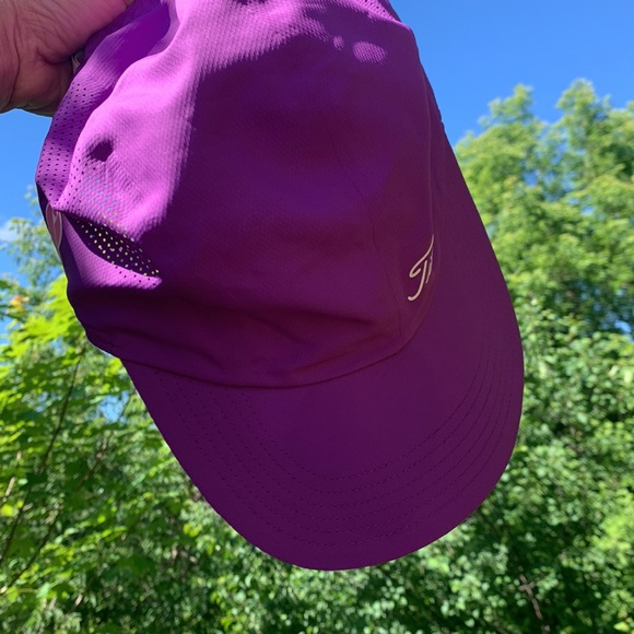 Women Titleist golf cancer awareness hat purple adjustable, GUC, like new - Picture 4 of 9